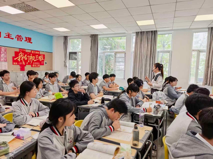 示范引领促成长 深耕课堂提质量  ——武汉为明学校初中部开展新授课示范活动
