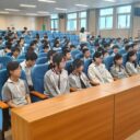 百舸争流勇争先，砥砺奋进再前行——八年级十月月考表彰大会圆满举行